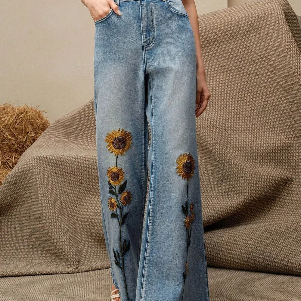 Light Wash Women's Casual Sunflower Embroidery Pocket Flared Jeans - Picture 5 of 7